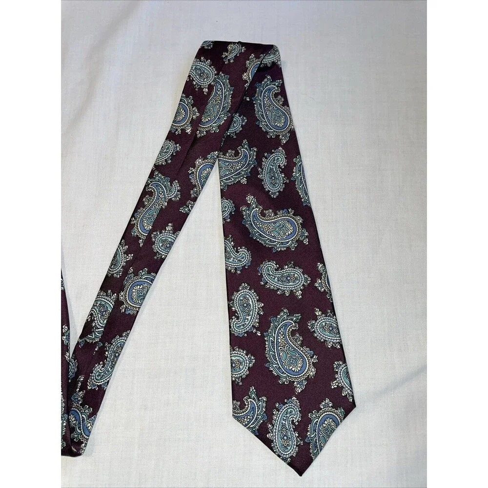 Christian Dior Men’s Dress Tie Size 55” Purple Paisley 100% Silk Business Formal